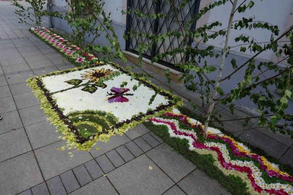 Fronleichnahm   Blumenteppiche in Eibiswald